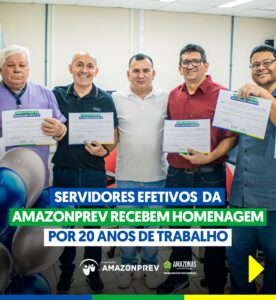 Imagem da notícia - Servidores Efetivos da Amazonprev recebem homenagem por 20 anos de trabalho